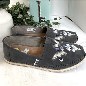 NWOT! TOMS Alpargata Mocc Tribal Slip On Sneakers. Size 9